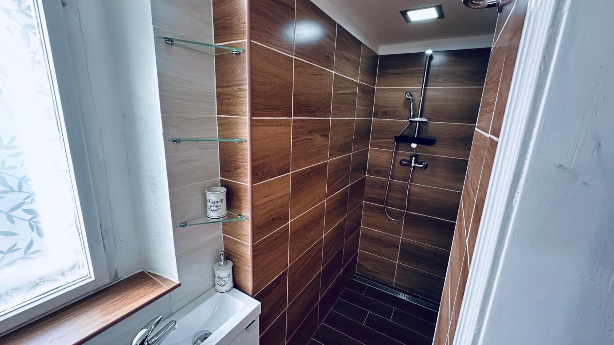 Apartman Alesta Bruntal Luaran gambar