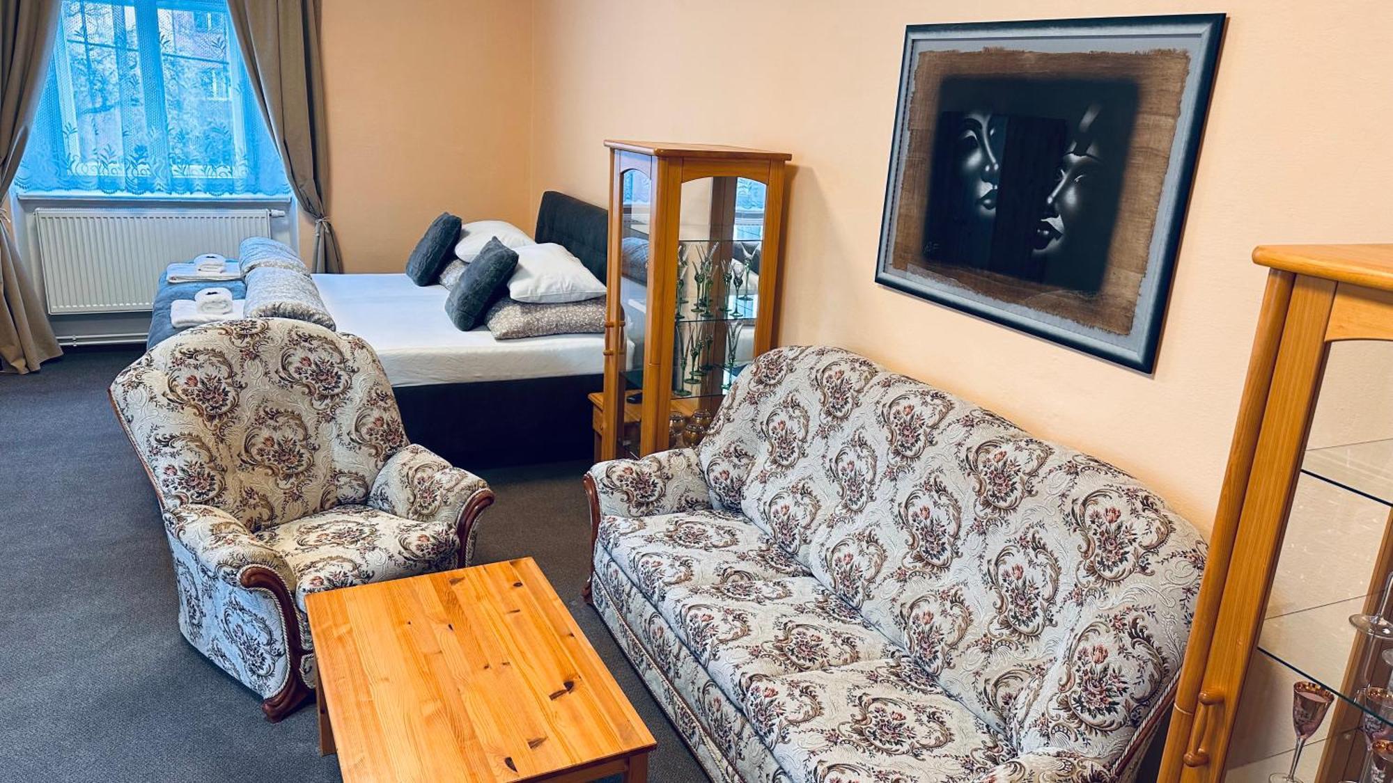 Apartman Alesta Bruntal Luaran gambar