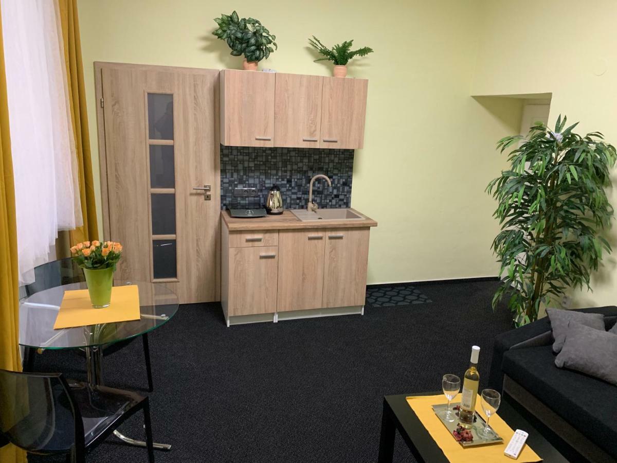 Apartman Alesta Bruntal Luaran gambar