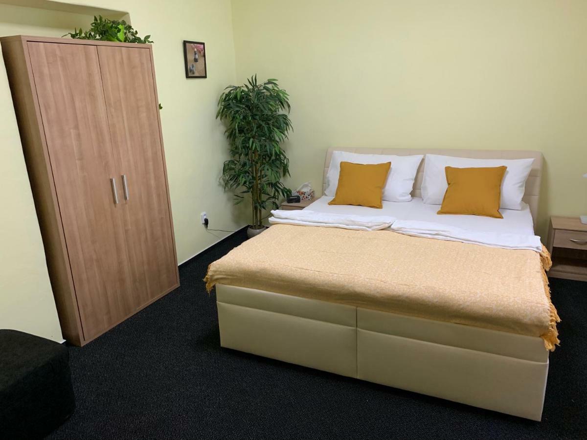 Apartman Alesta Bruntal Luaran gambar