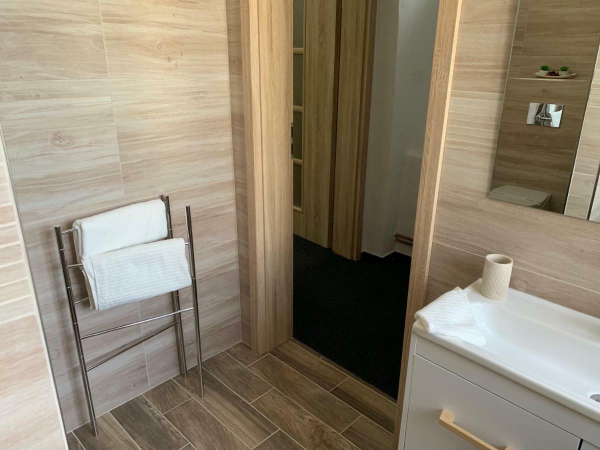 Apartman Alesta Bruntal Luaran gambar