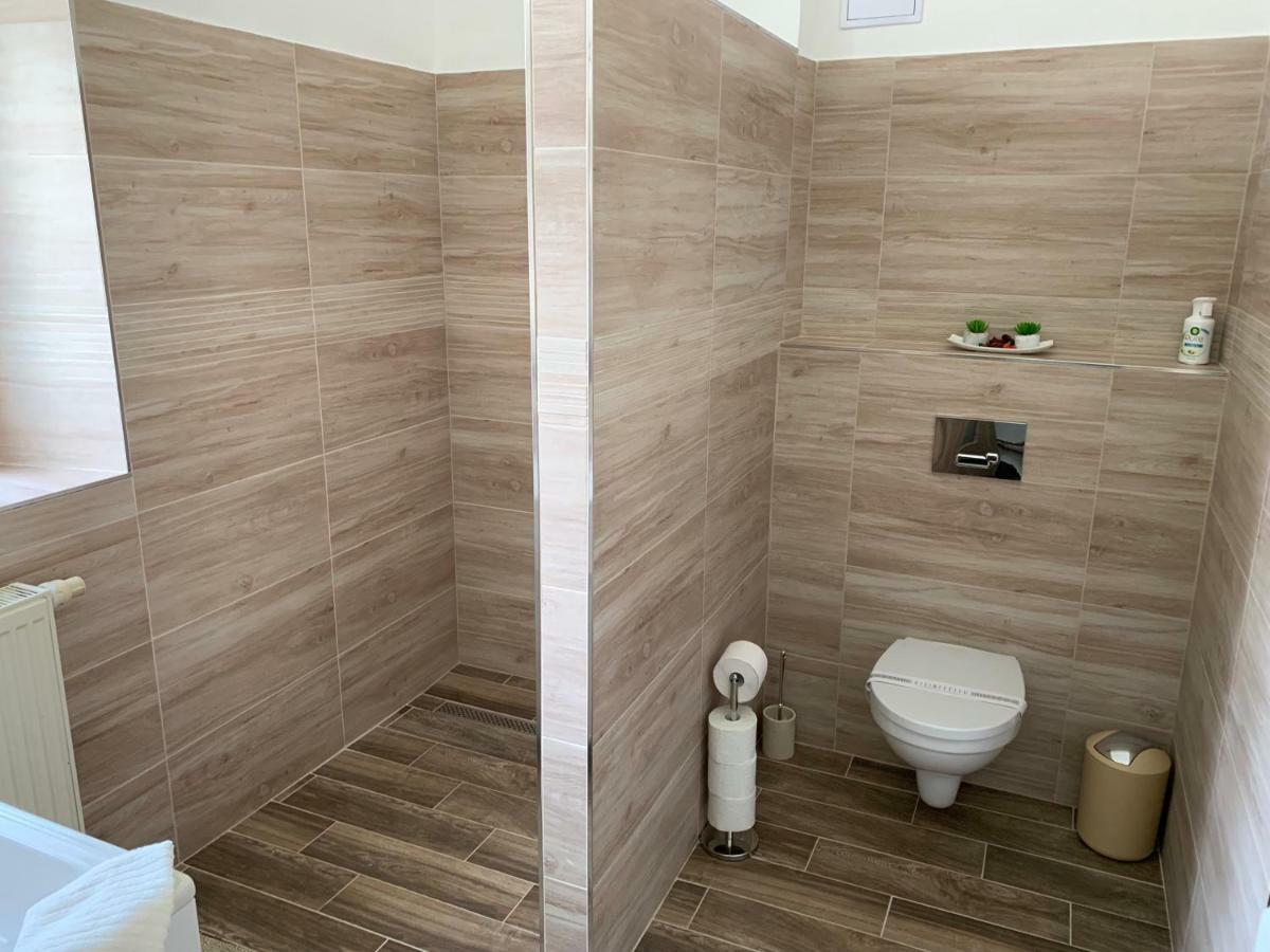 Apartman Alesta Bruntal Luaran gambar